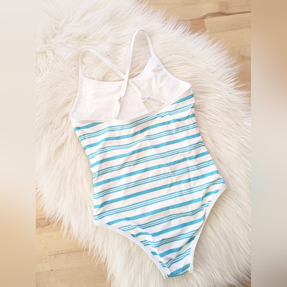 {Vineyard Vines} Girls' Tipped One-Piece: Whale Flamingo - Picture 7 of 7
